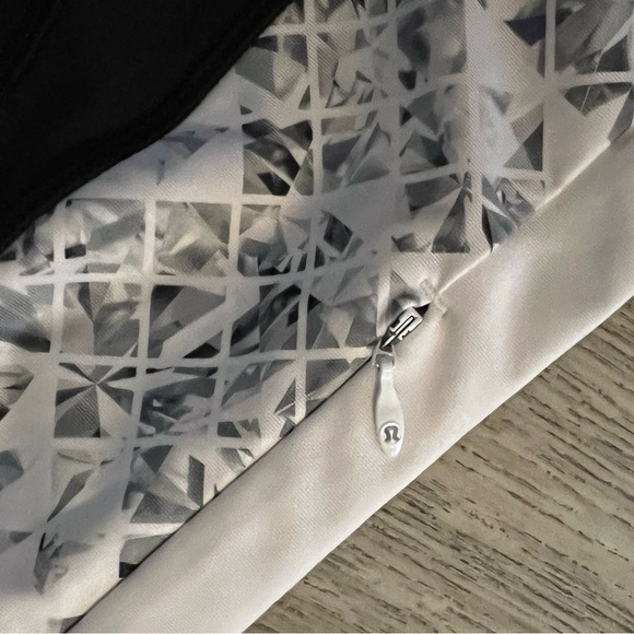 Lululemon leggings - Picture 5 of 8